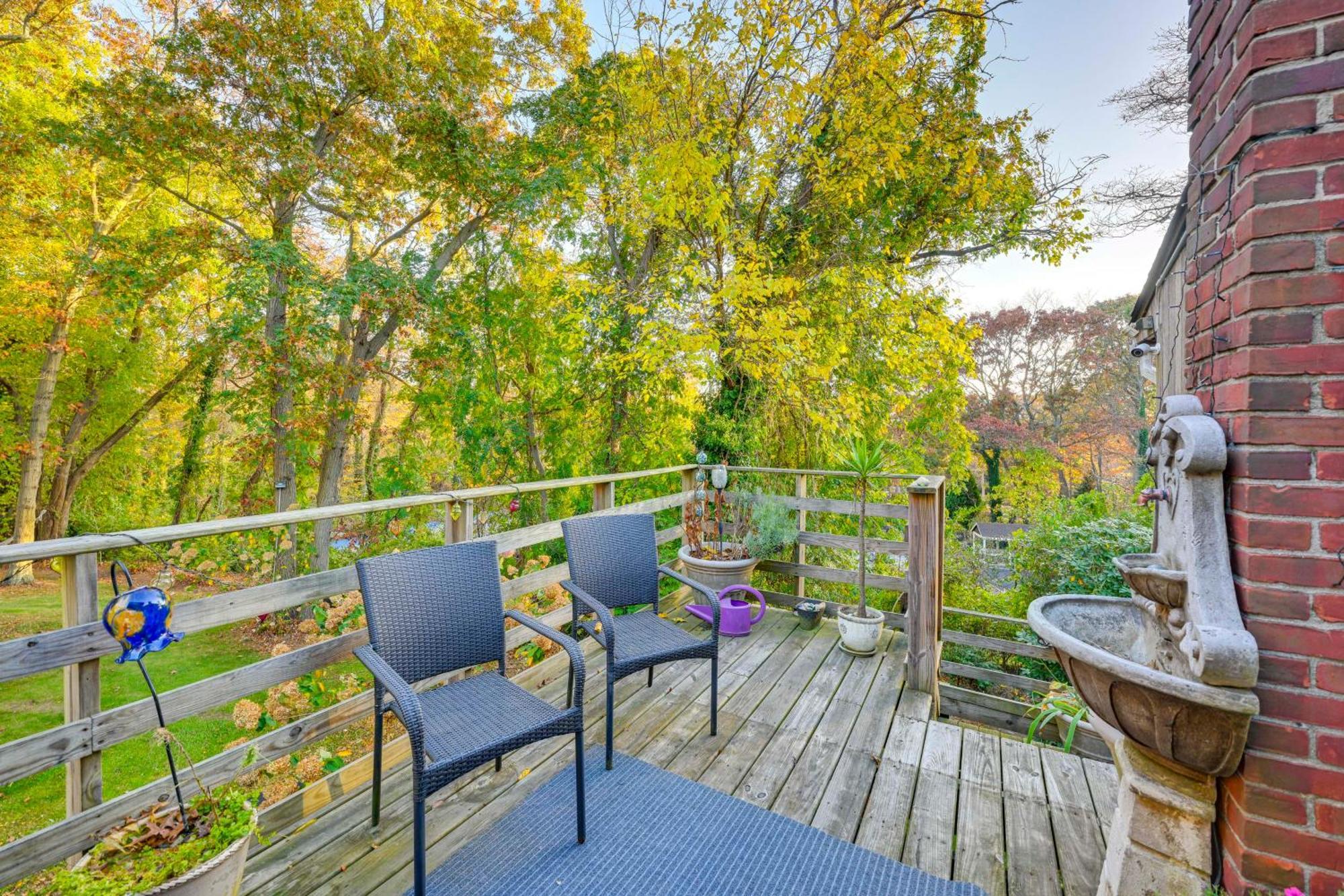 Cozy Dix Hills Apt With Deck About 7 Mi To Beach! Ngoại thất bức ảnh